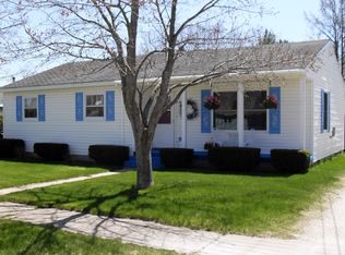 645 Garden Ave, Manistique, MI 49854
