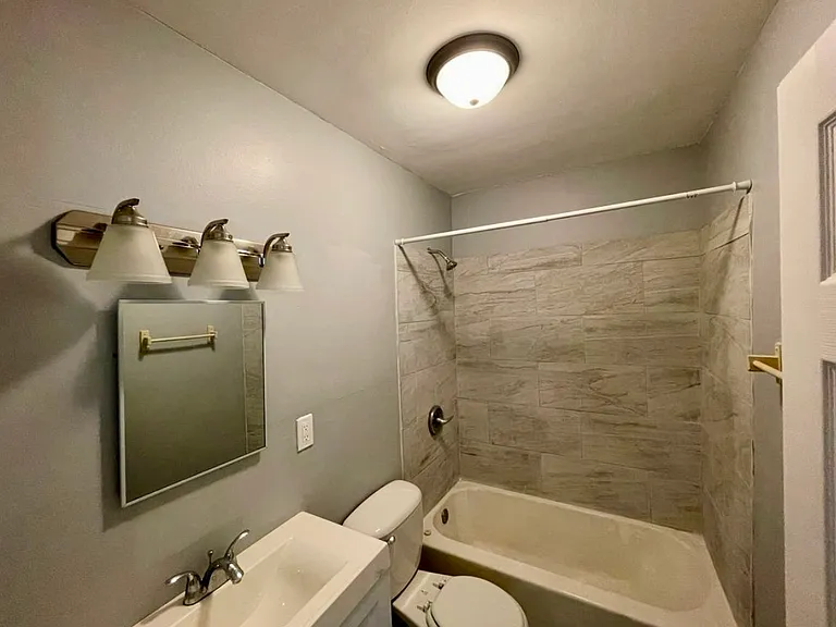 2827 E Brookside Ave — Photo 7
