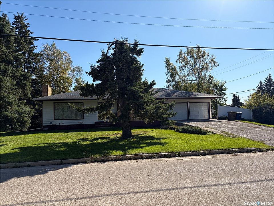 1st image of 133 2nd Avenue NE
