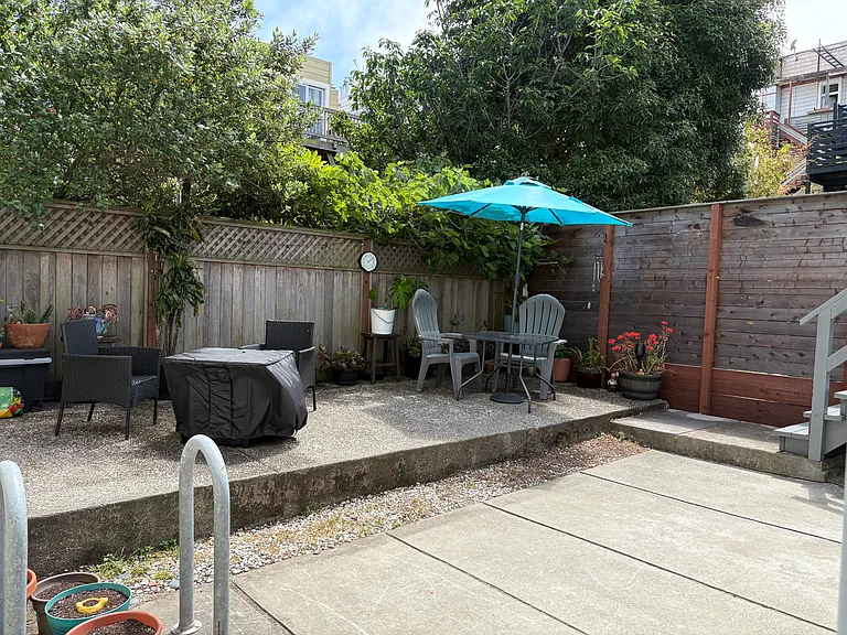 1053 Oak St #201 — Photo 11