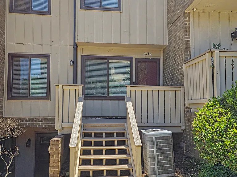 2736 Glengyle Dr #3 — Photo 1