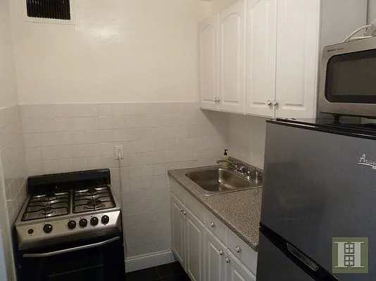 Rented by Halstead Real Estate | media 4