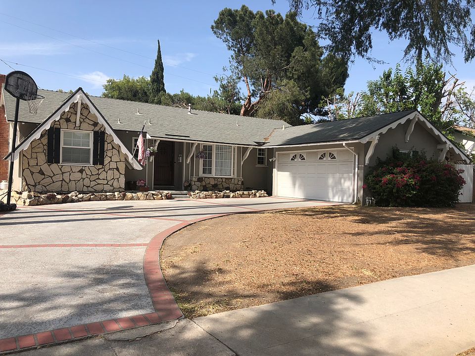 1st image of 21005 Cantara St