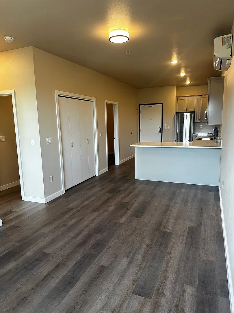 Urban Living At Fanno Creek — Photo 2