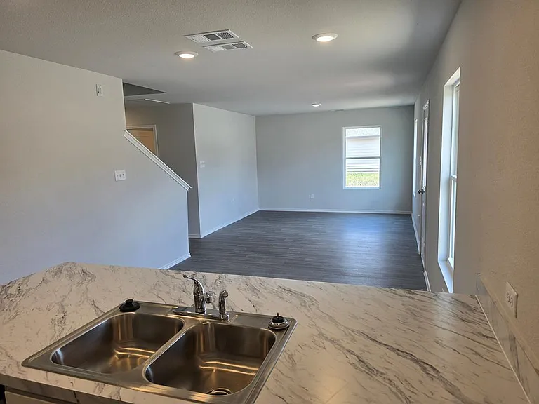 217 Stoney Rdg — Photo 5