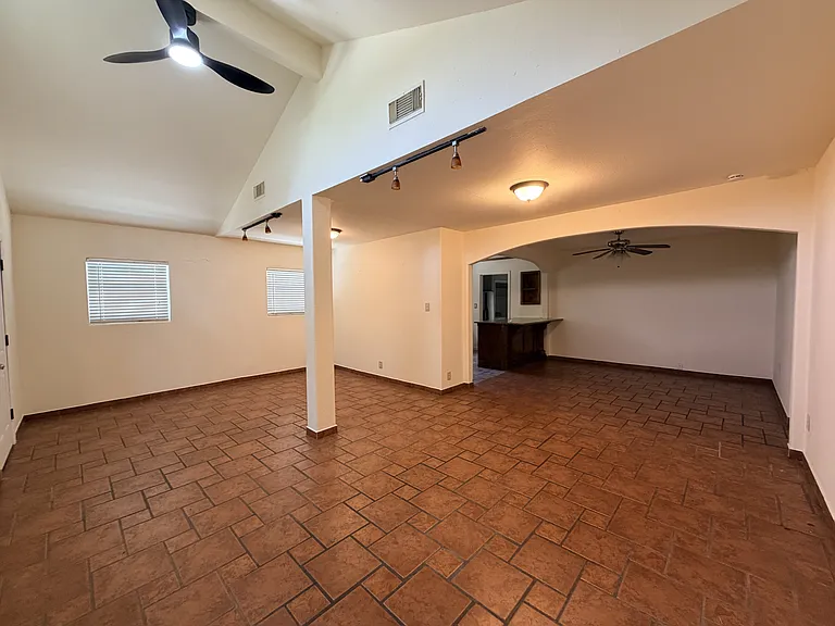 5030 Bonner Dr — Photo 6