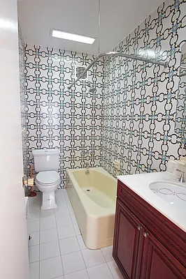 Rented by Harris Philip NYC | media 41