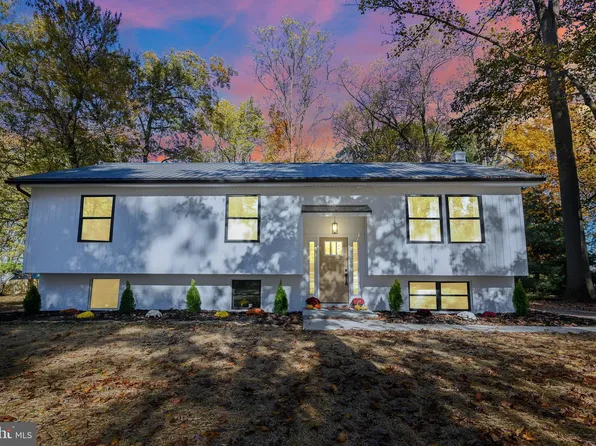 16 Poplar Dr, Delta, PA 17314