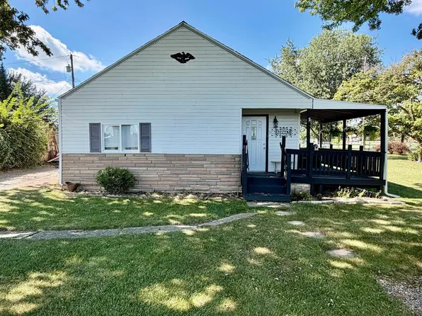 2956 Nadeau Rd, Monroe, MI 48162