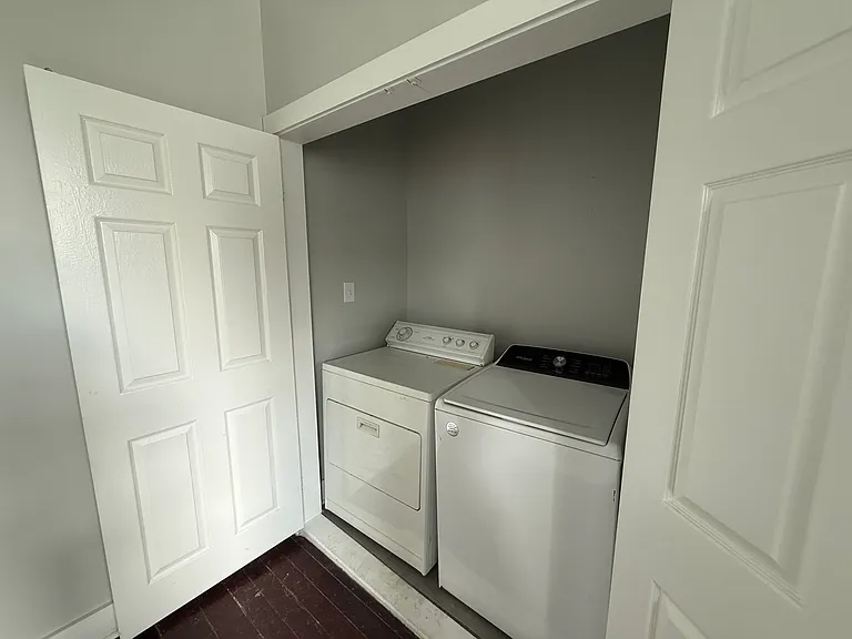 1511 Whitaker St #B — Photo 5