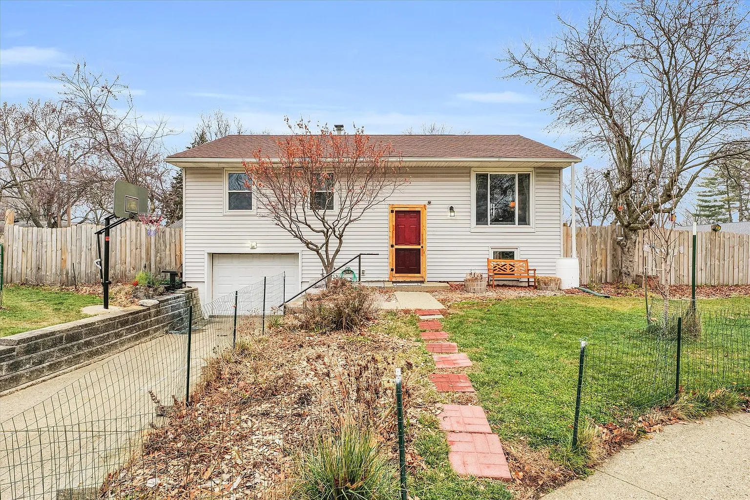 2502 Sangamon Dr photo 1