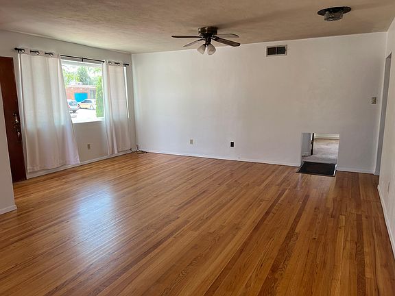 3rd image of 1337 Columbia Dr NE