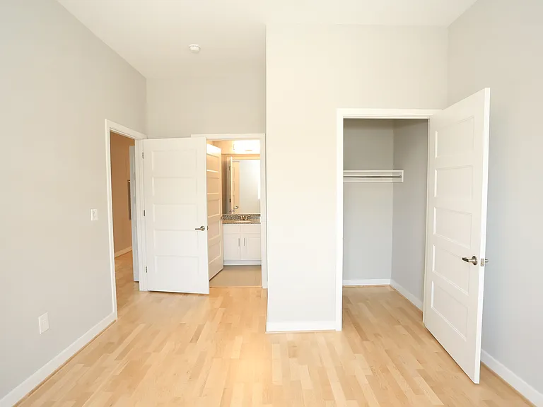 Flats at 25th — Photo 26
