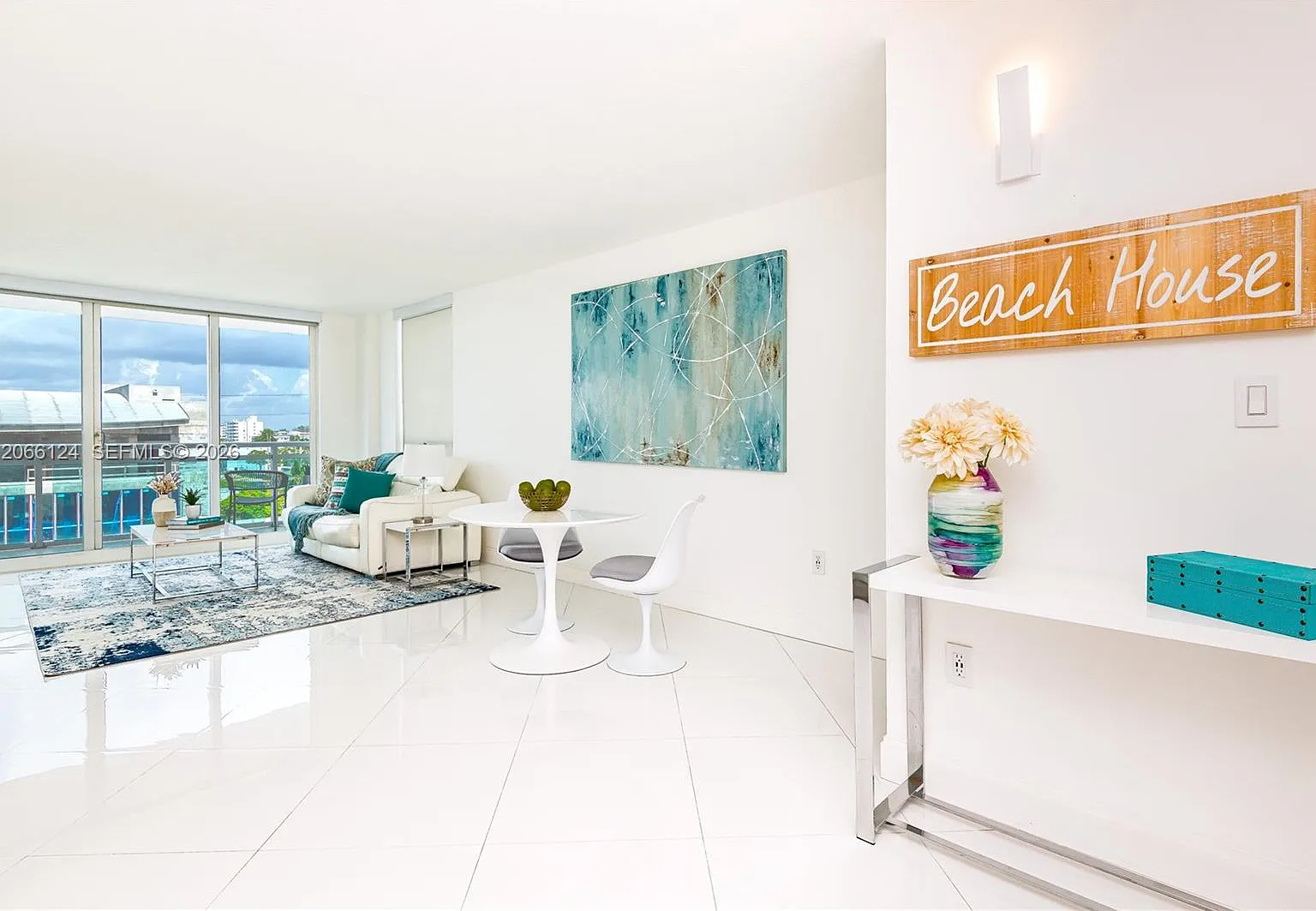 The Collins Condo — Photo 2