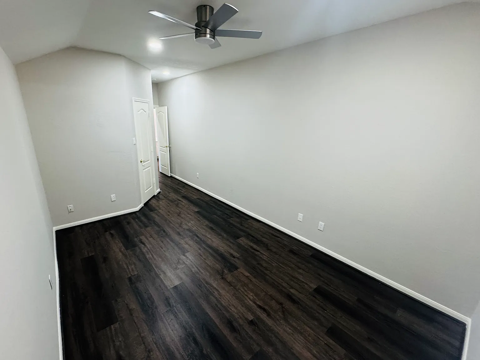 3 bed, 2209 sqft, $2,350 — Photo 4
