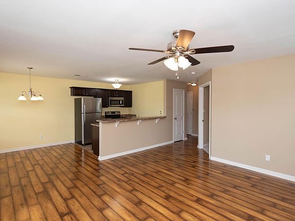 3rd image of 529 Cady Dr