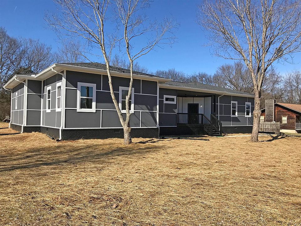 1st image of 105 Manor Pl