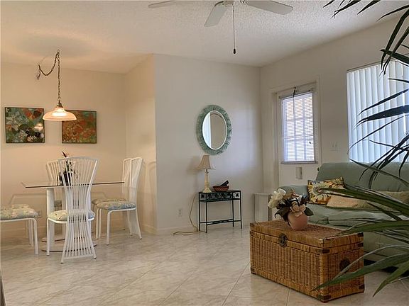 4th image of 334 Knotty Pine Cir APT A-2