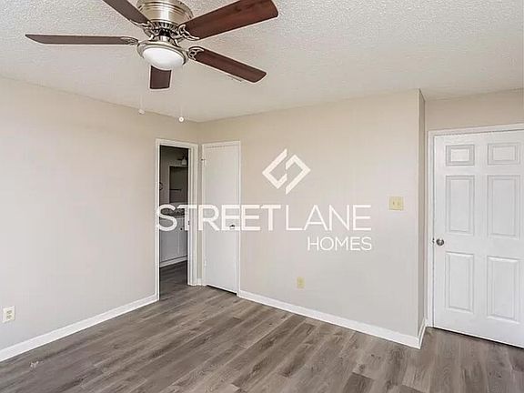 2nd image of 2778 Wentworth Dr