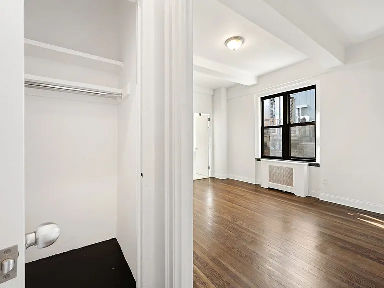 208 W 23rd St #1607 — Photo 5