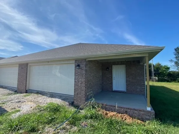 937 A & B Remington Dr, Springdale, AR 72764