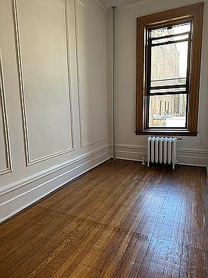 3rd image of 3 W 75th St APT 4