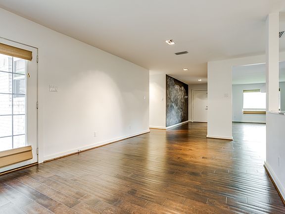 4th image of 9855 Parkford Dr