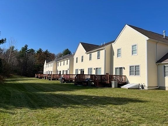 2nd image of 719 Thayer St