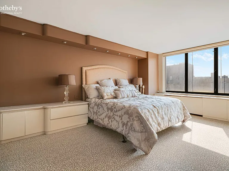 422 E 72nd St #32DE — Photo 10