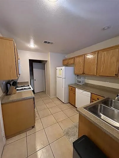 2760 Stargate St - 1 — Photo 3