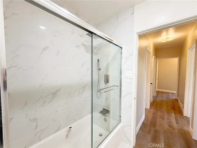 320 E Marshall St #A — Photo 23