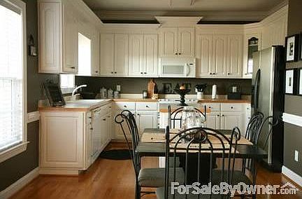 3rd image of 208 Sevendales Dr