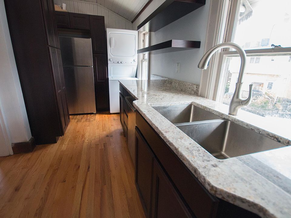 1st image of 1589 Lee St E #B