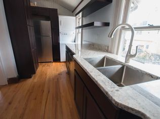 1589 Lee St E #B, Charleston, WV 25311