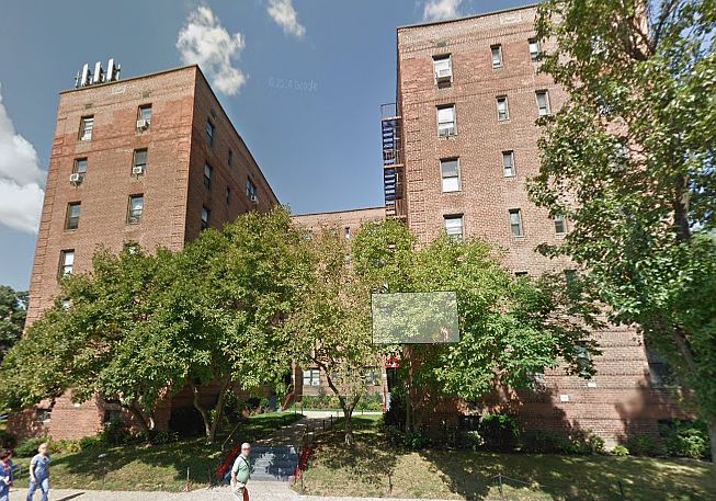 1st image of 14407 Sanford Ave APT 1G