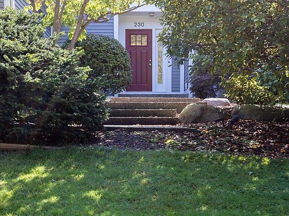2nd image of 230 Rexford Dr SE