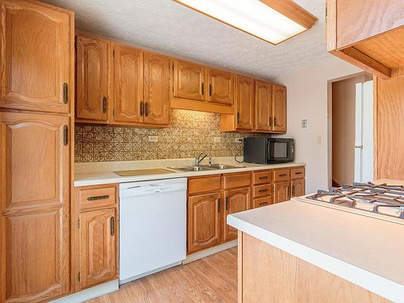4th image of 4996 Ewald Dr