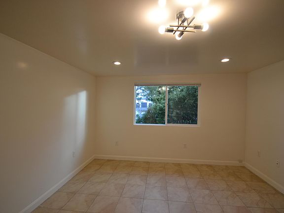 3rd image of 1006 Arguello St APT A