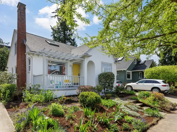 3256 SE Caruthers St, Portland, OR 97214