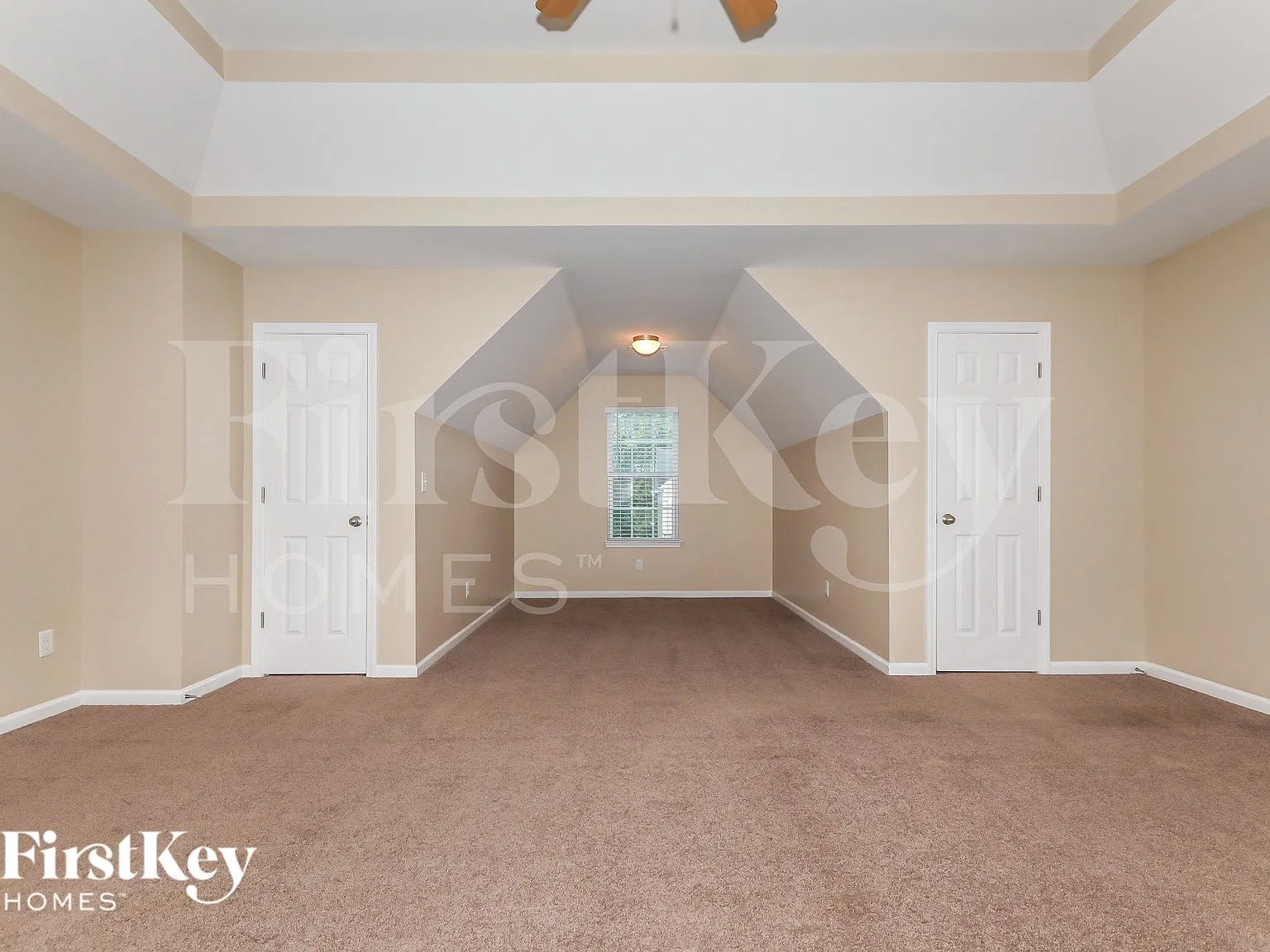 4 bed, 2.5 bath, 2763 sqft, $2,905 — Photo 2