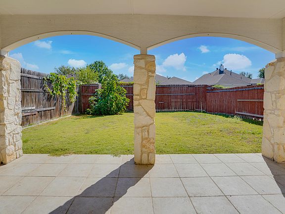 3rd image of 2314 Lantana Dr