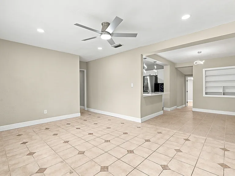 1704 Paine Ave — Photo 4
