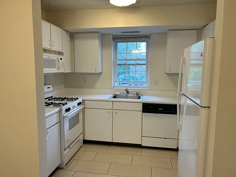 11913 Tarragon Rd #L — Photo 8
