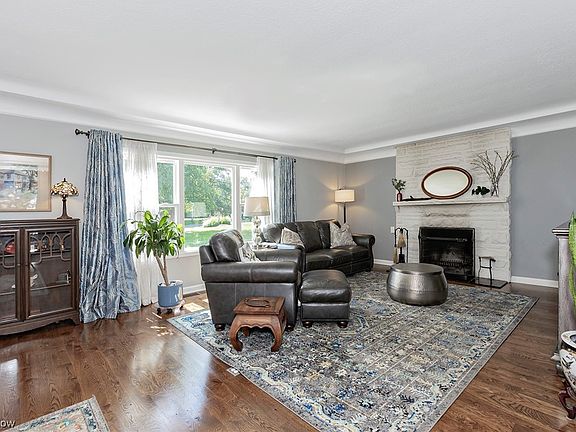 4th image of 33750 N Deer Creek Ln