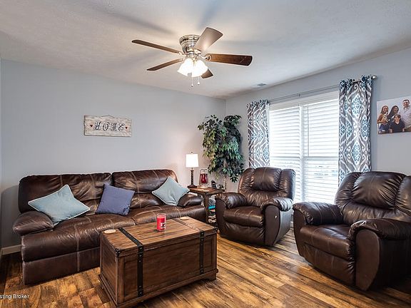 4th image of 626 Village Ln