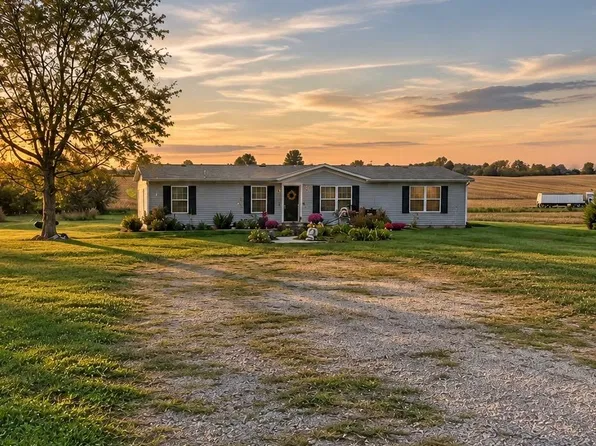 10038 N State Line Rd, Brookville, IN 47012