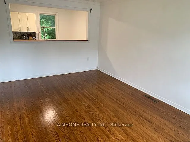 224 Finch Ave E #MAIN FLOOR — Photo 10