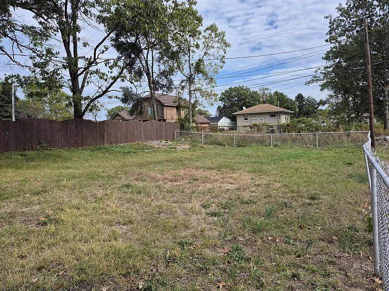 2383 Marshall Pl — Photo 2