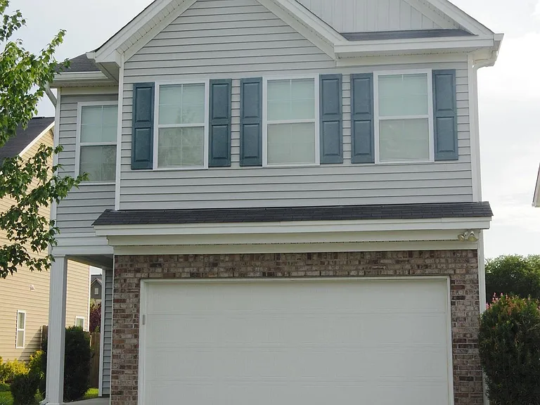194 Bonhomme Cir — Photo 1