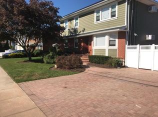335 Van Cott Ave APT 1, Farmingdale, NY 11735